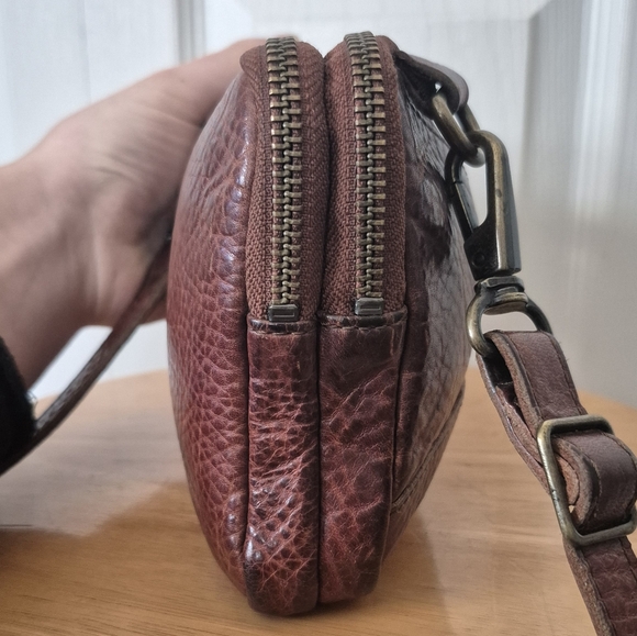 Duluth Trading Company Brown Lifetime Leather Dual Zip Wallet Crossbody Purse - Picture 3 of 14